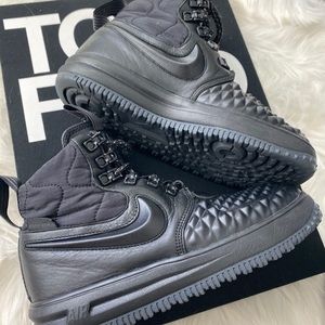 NIKE DUCKBOOT AF1 Black size 6